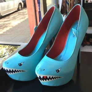 Styluxe SHARK HEELS Blue Platforms Size 8